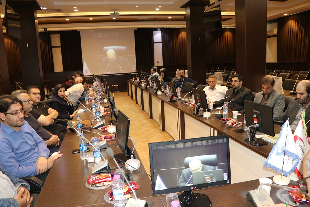  نشست مدیران صندوق ضمانت سرمایه گذاری صنایع کوچک با صنعتگران وتولیدکنندگان شهرک صنعتی بزرگ شیراز
