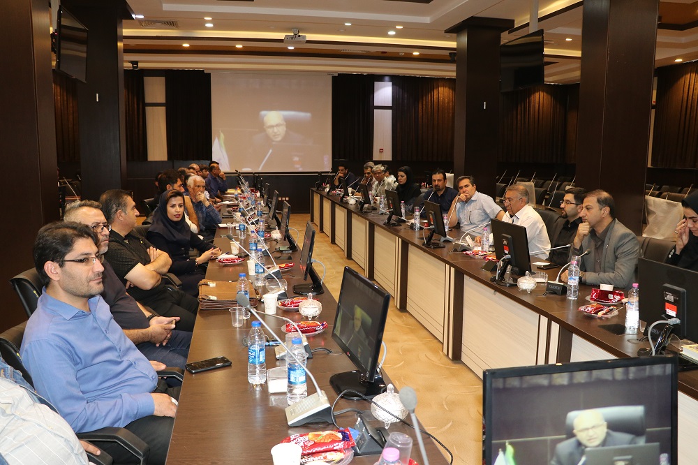  نشست مدیران صندوق ضمانت سرمایه گذاری صنایع کوچک با صنعتگران وتولیدکنندگان شهرک صنعتی بزرگ شیراز