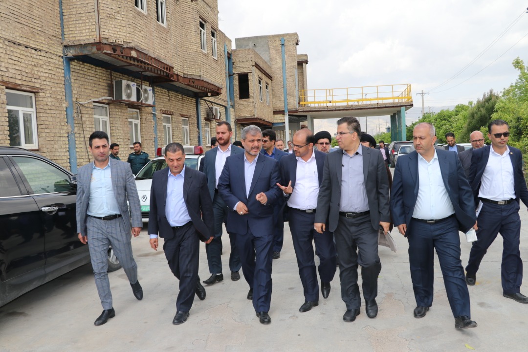 بازدید ریاست دادگستری از ٤ واحد مستقر در شهرک صنعتی بزرگ شیراز