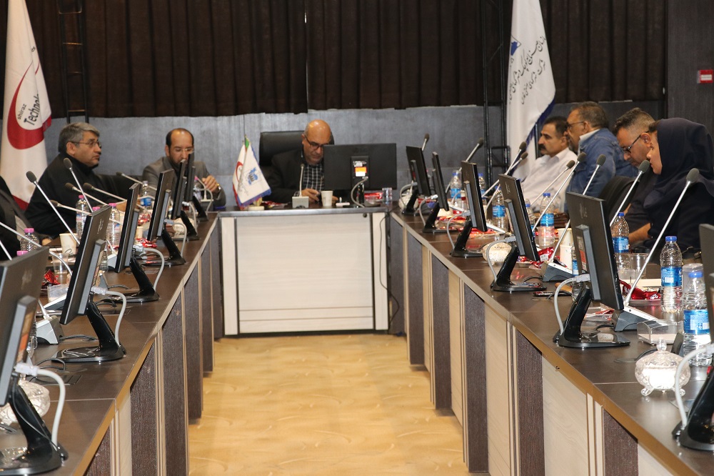 نشست مدیران صندوق ضمانت سرمایه گذاری صنایع کوچک با صنعتگران وتولیدکنندگان شهرک صنعتی بزرگ شیراز
