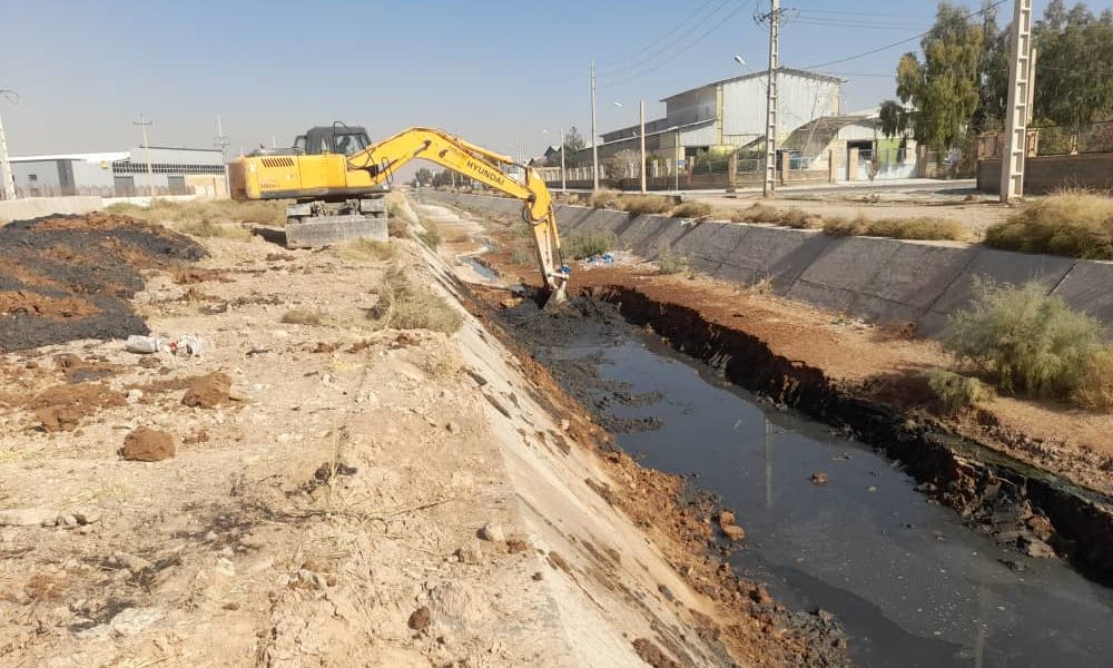لایروبی کانال هدایت آبهای سطحی شهرک صنعتی بزرگ شیراز