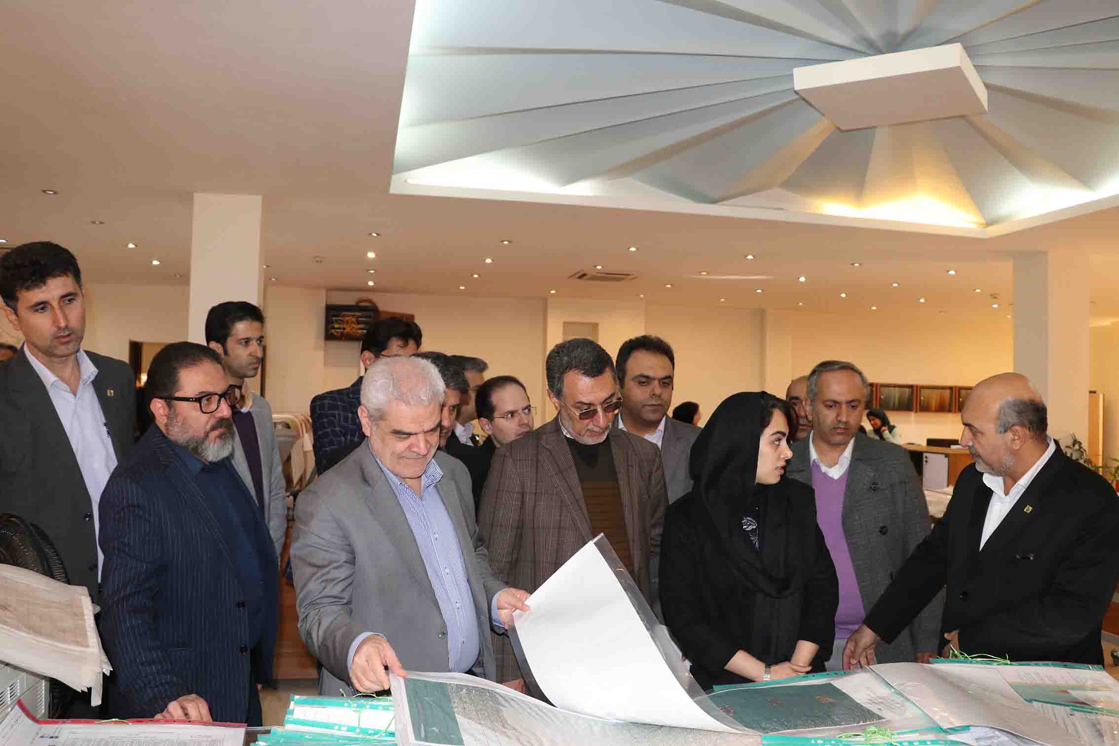 بازدید رئیس سازمان شرکت شهرک های صنعتی ایران از شرکت تعاونی فرش ذوالانواری