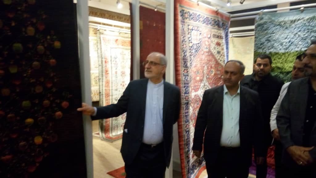 بازدید معاون اقتصادی وزیر امور خارجه از کارخانه فرش ذوالانواری