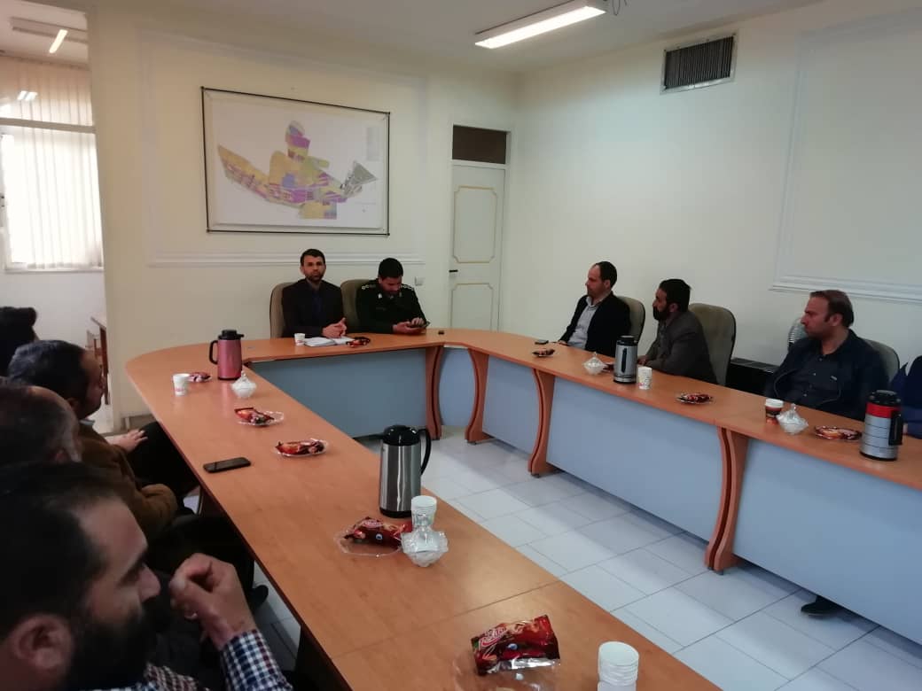 جلسه توجیهی با نگهبانان مخازن آب و اطلاعات شرکت خدماتی