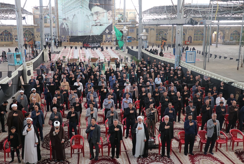 مراسم سوگواری شهادت حضرت اباعبدالله الحسین(علیه السلام) با حضور صنعتگران در مسجد شهدای شیراز