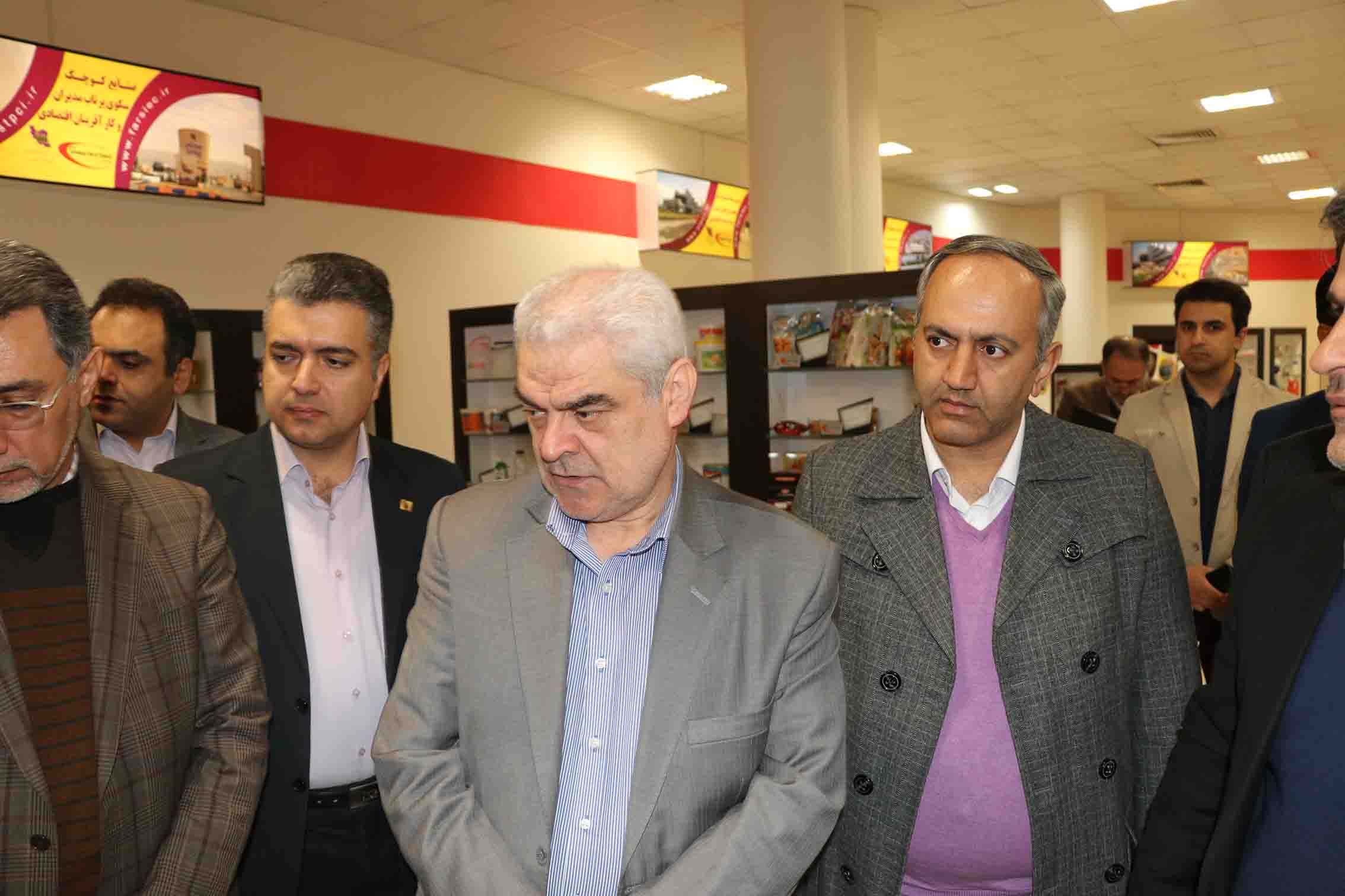 بازدید معاون محترم وزیر صنعت ، معدن و تجرات از شهرک فناوری صنایع شیمیایی
