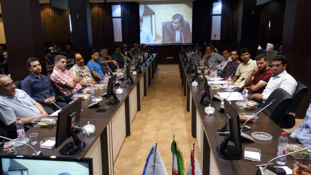 همایش همکاری صنایع در کاهش پیک بار مصرف برق