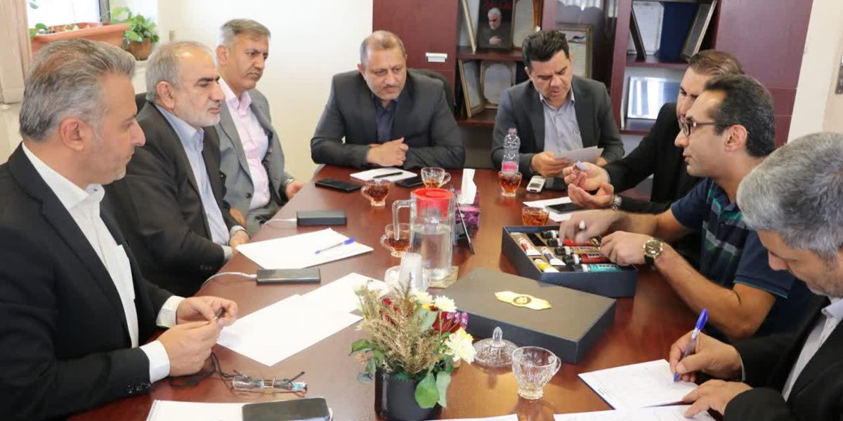 بررسی مسایل ومشکلات ۱۰واحدتولیدی و صنعتی در میز خدمت شهرک صنعتی بزرگ شیراز